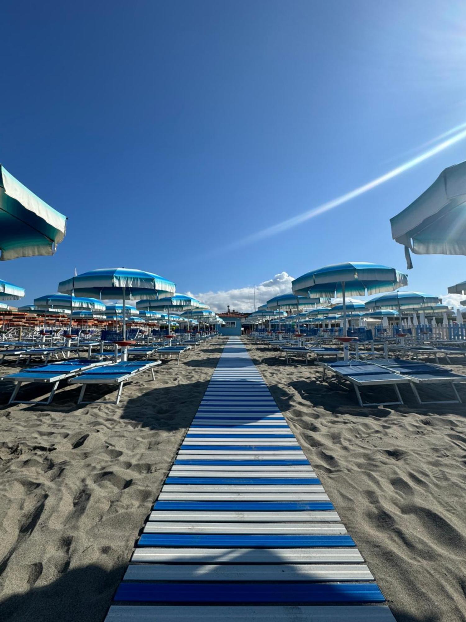 Hotel Bagno Stella Del Mare Marina Di Carrara Eksteriør bilde